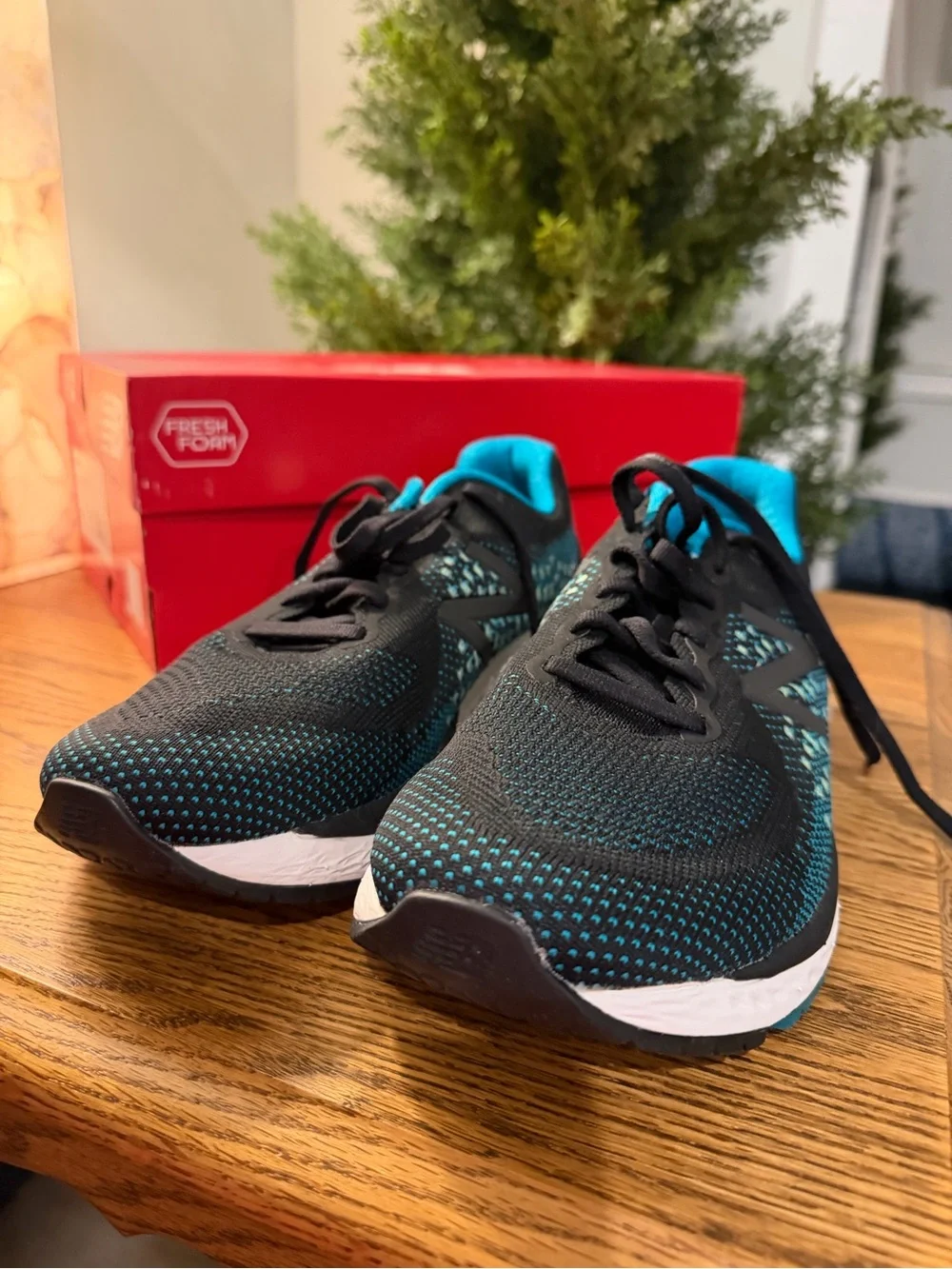 New Balance Men's Black & Teal Running Shoes